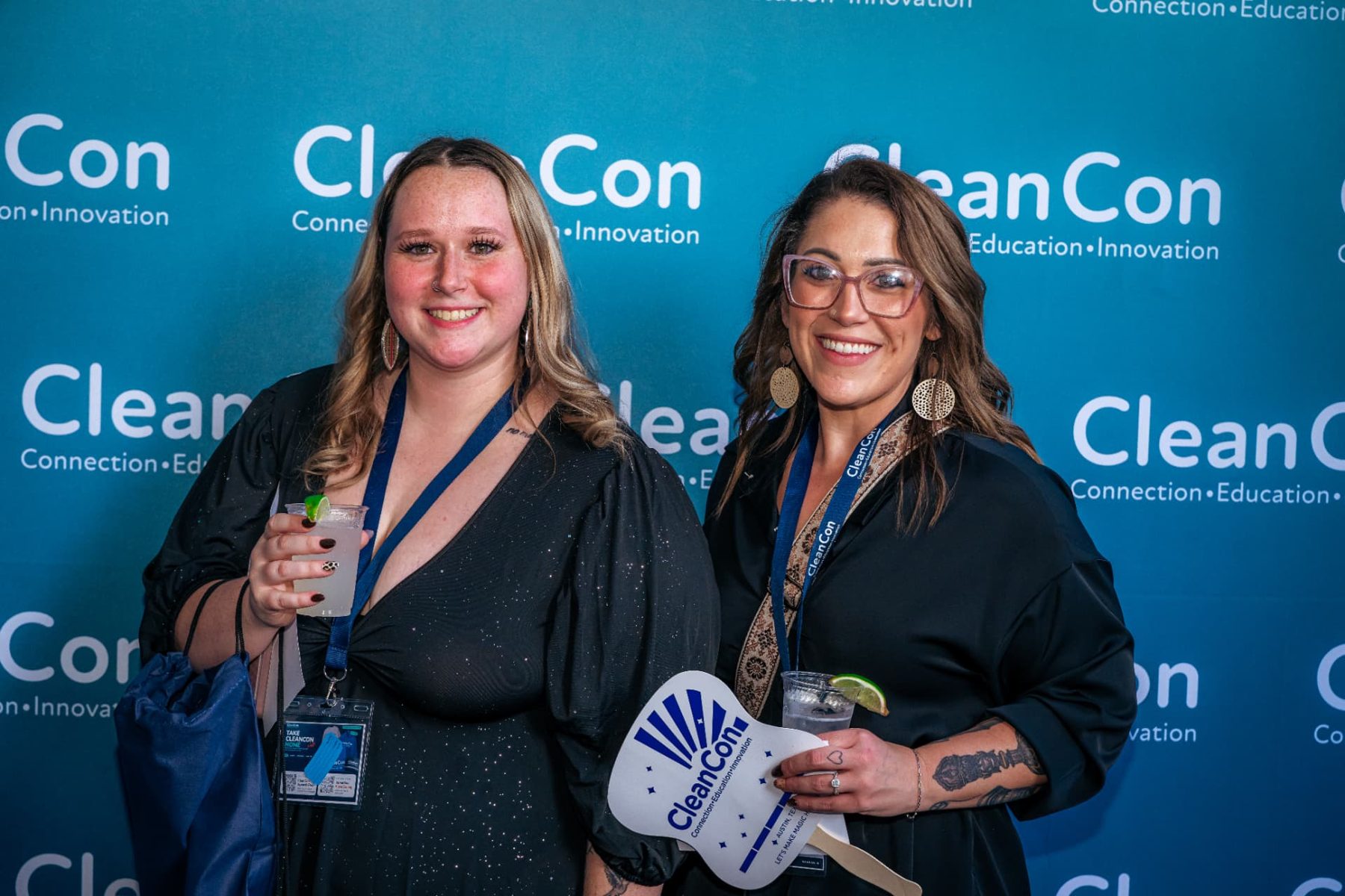 CleanCon attendees smiling together